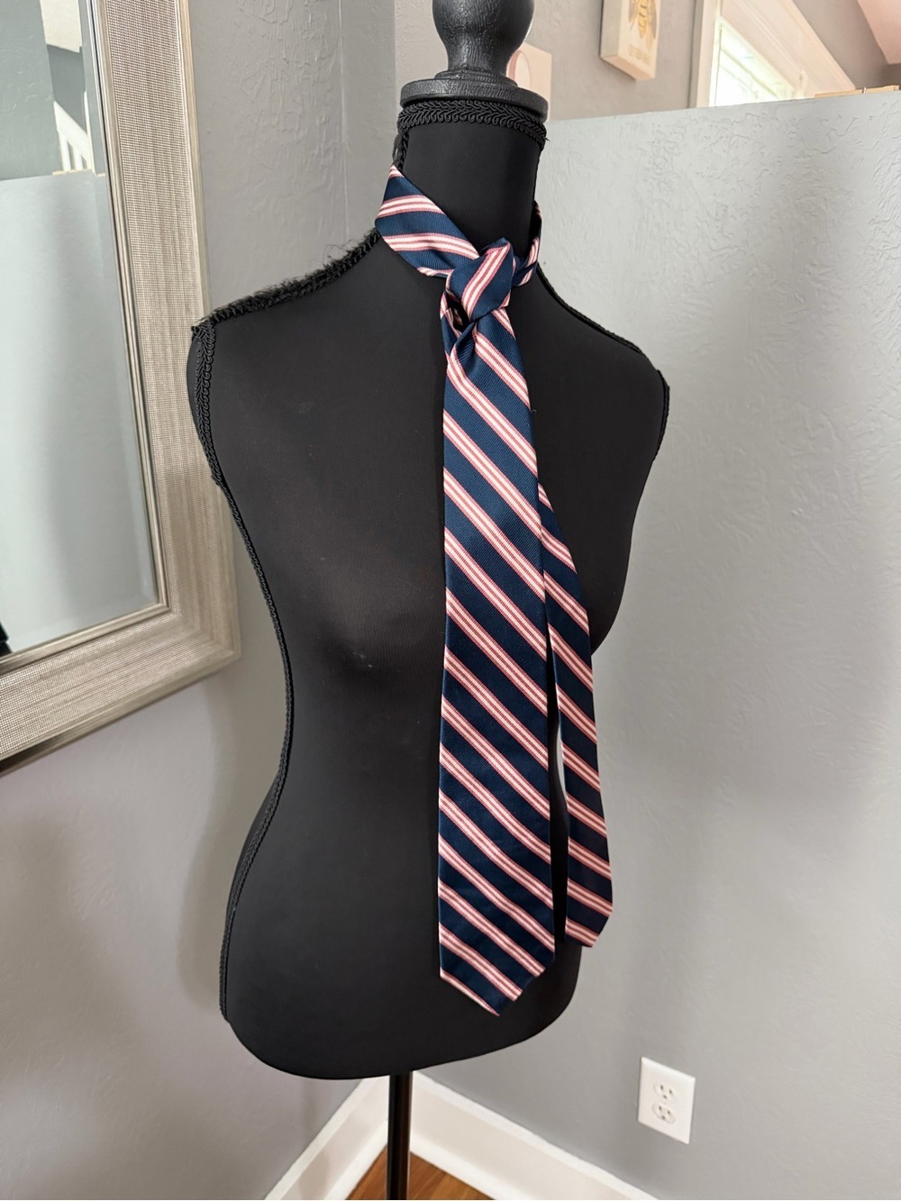 VTG Bert Pulitzer Foley’s Striped Silk Neck Tie Made in USA